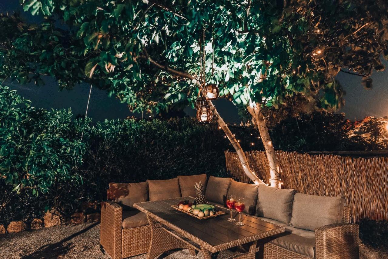 קוקינוס פירגוס Villa Aspasia With Private Jacuzzi - Oasis Resort מראה חיצוני תמונה